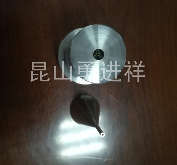 PEBAX三腔管芯耐料迹口模.jpg