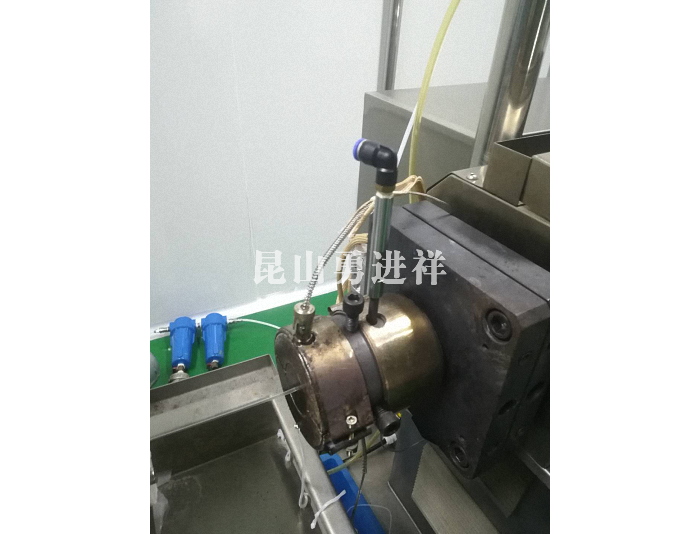 PU薄壁管擠出模具.png