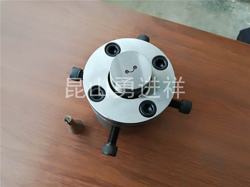 PVC笑臉管模具1.jpg